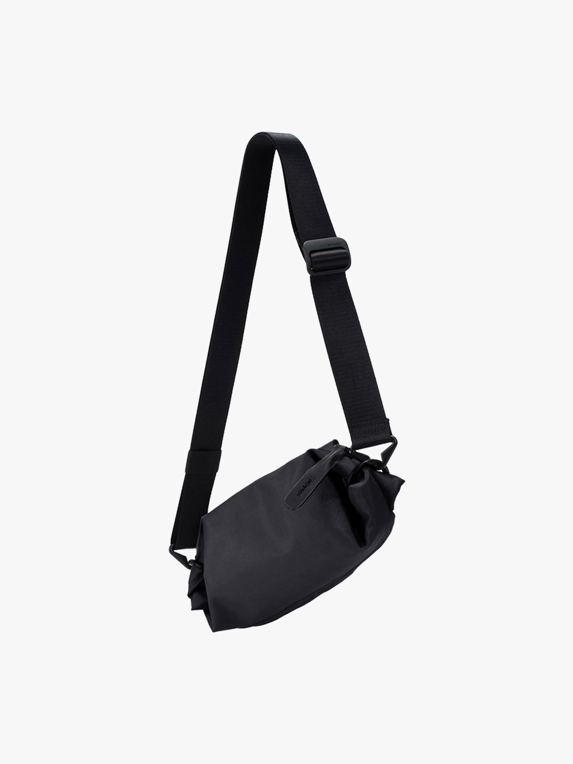 Nestos Smooth Black Pouch