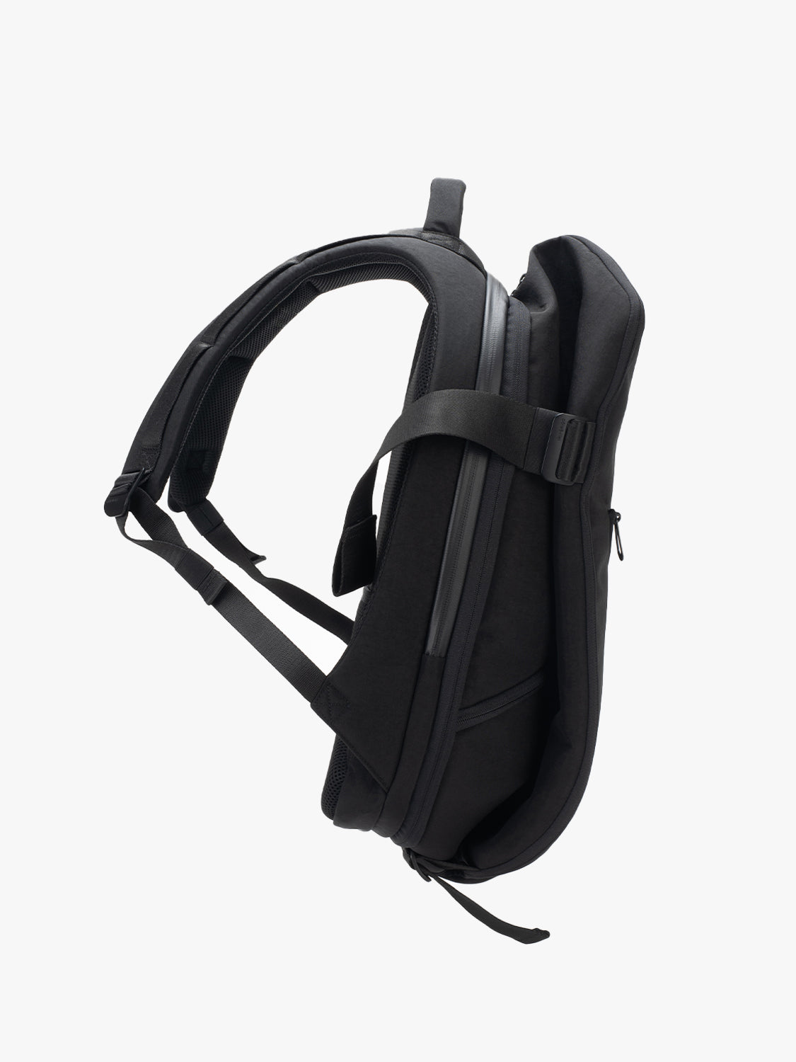 Isar M Round Carbon Black