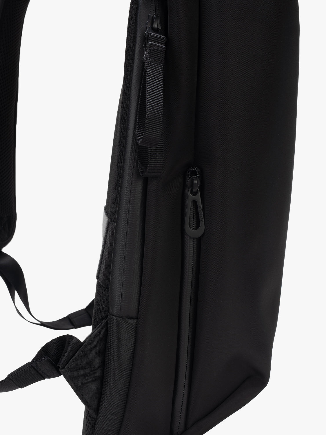Saru Sleek Black