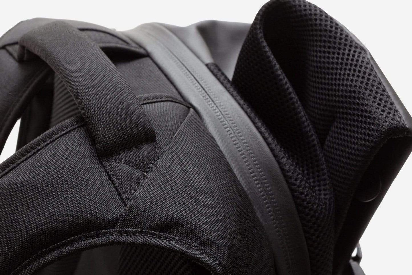 coteetciel Backpack Isar M Obsidian Black 28620 côte&ciel APAC
