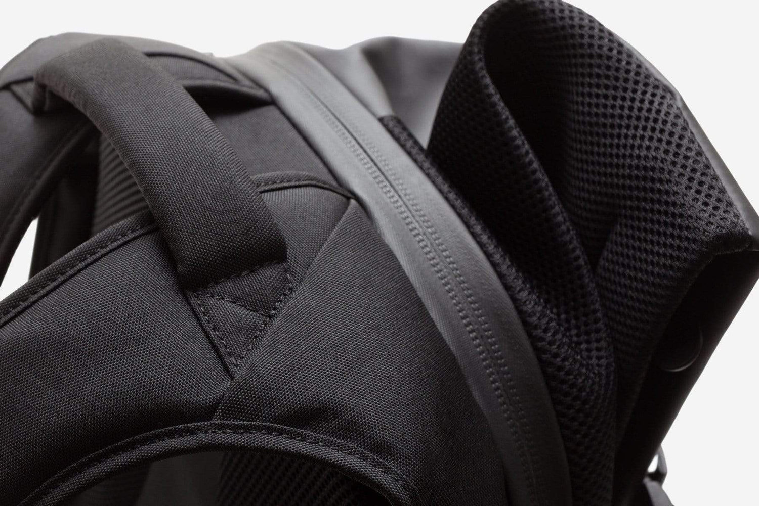 coteetciel Backpack Isar M Obsidian Black 28620 côte&ciel APAC