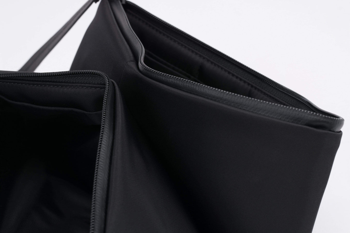 coteetciel Clutch/Purse Loki Sleek Black 28870 côte&ciel APAC