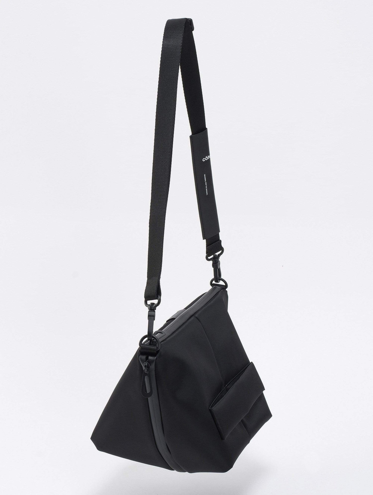 coteetciel Crossbody/Messenger Inn L Sleek Black 28908 côte&ciel APAC