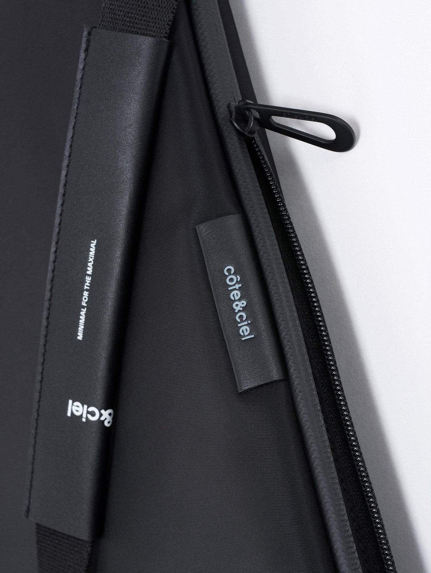 coteetciel Crossbody/Messenger Inn L Sleek Black 28908 côte&ciel APAC