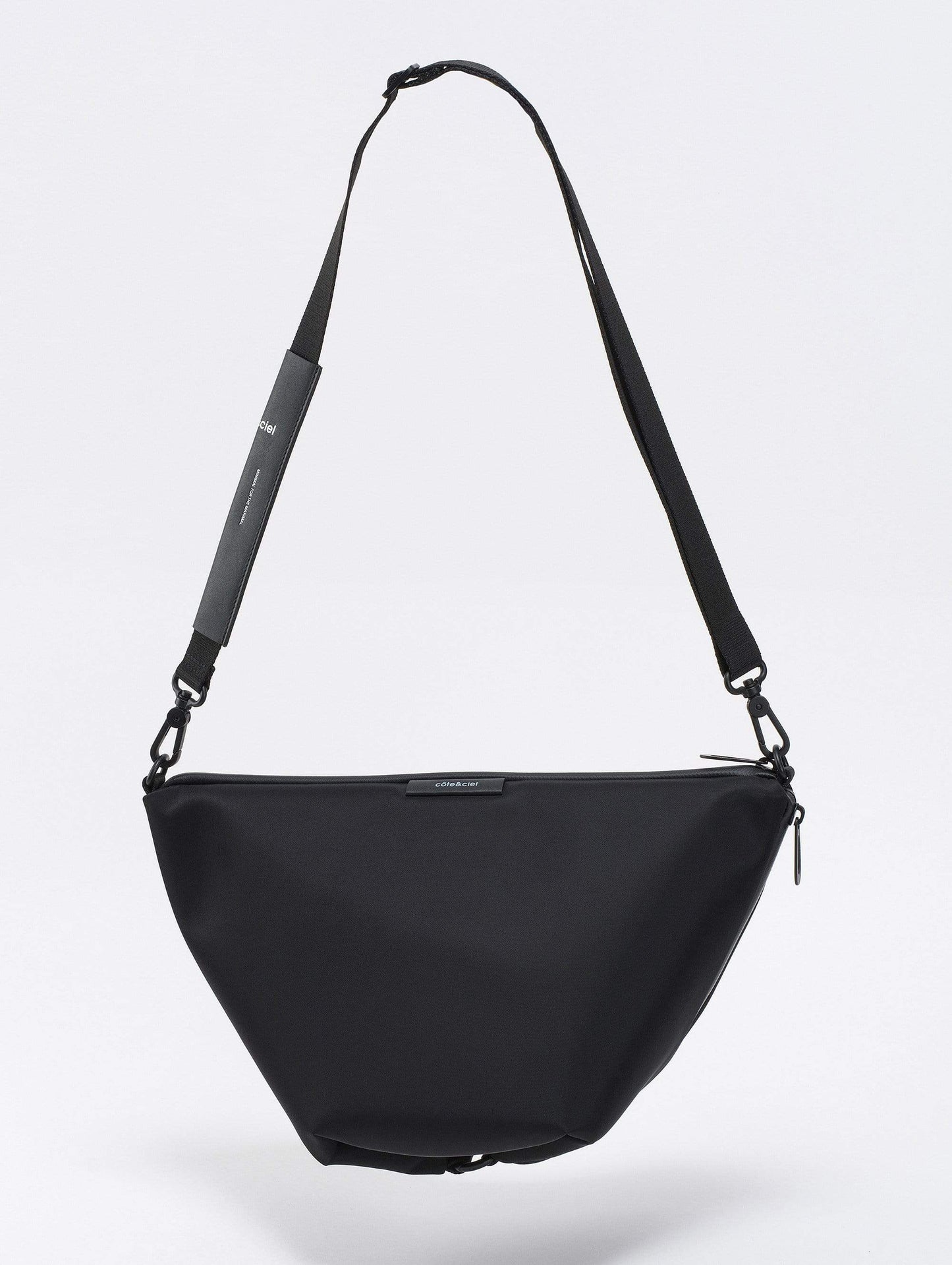 coteetciel Crossbody/Messenger Inn L Sleek Black 28908 côte&ciel APAC