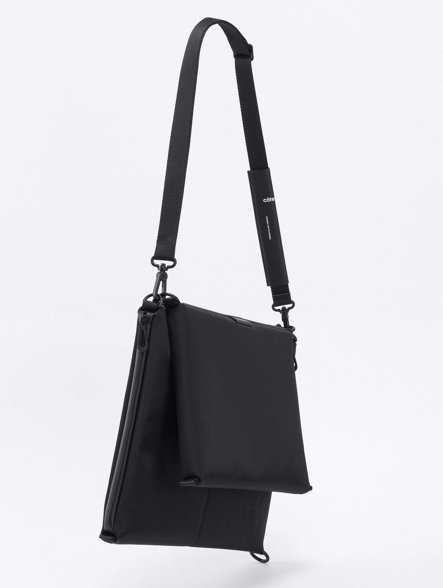 coteetciel Crossbody/Messenger Inn L Sleek Black 28908 côte&ciel APAC