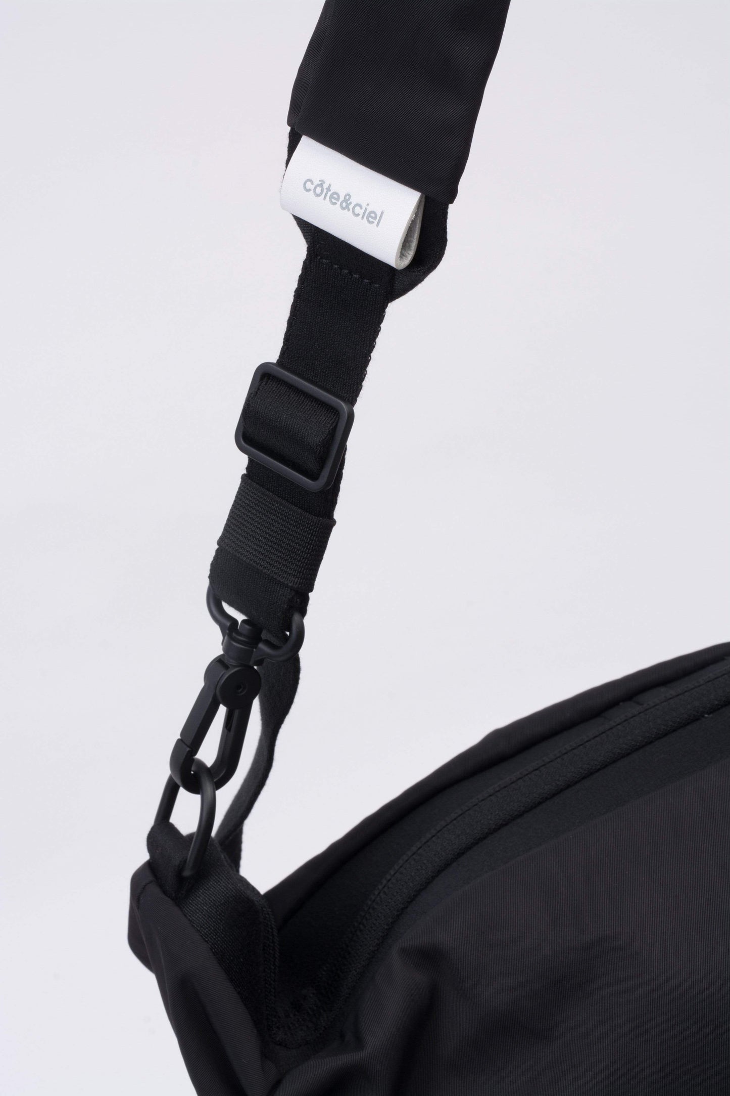 coteetciel Crossbody/Messenger Orne Smooth Black 28863 côte&ciel APAC
