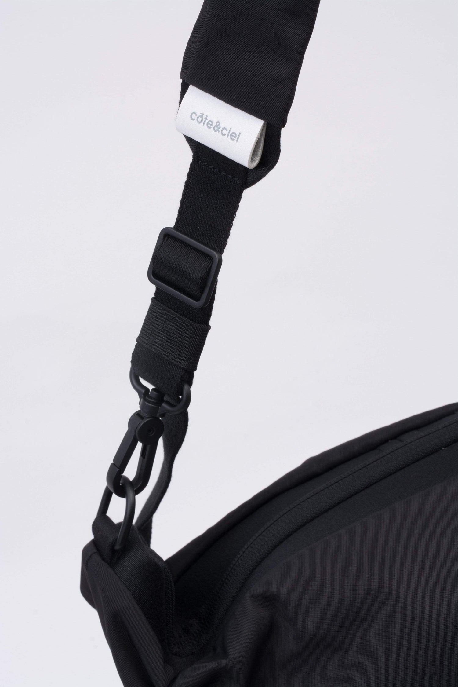 coteetciel Crossbody/Messenger Orne Smooth Black 28863 côte&ciel APAC