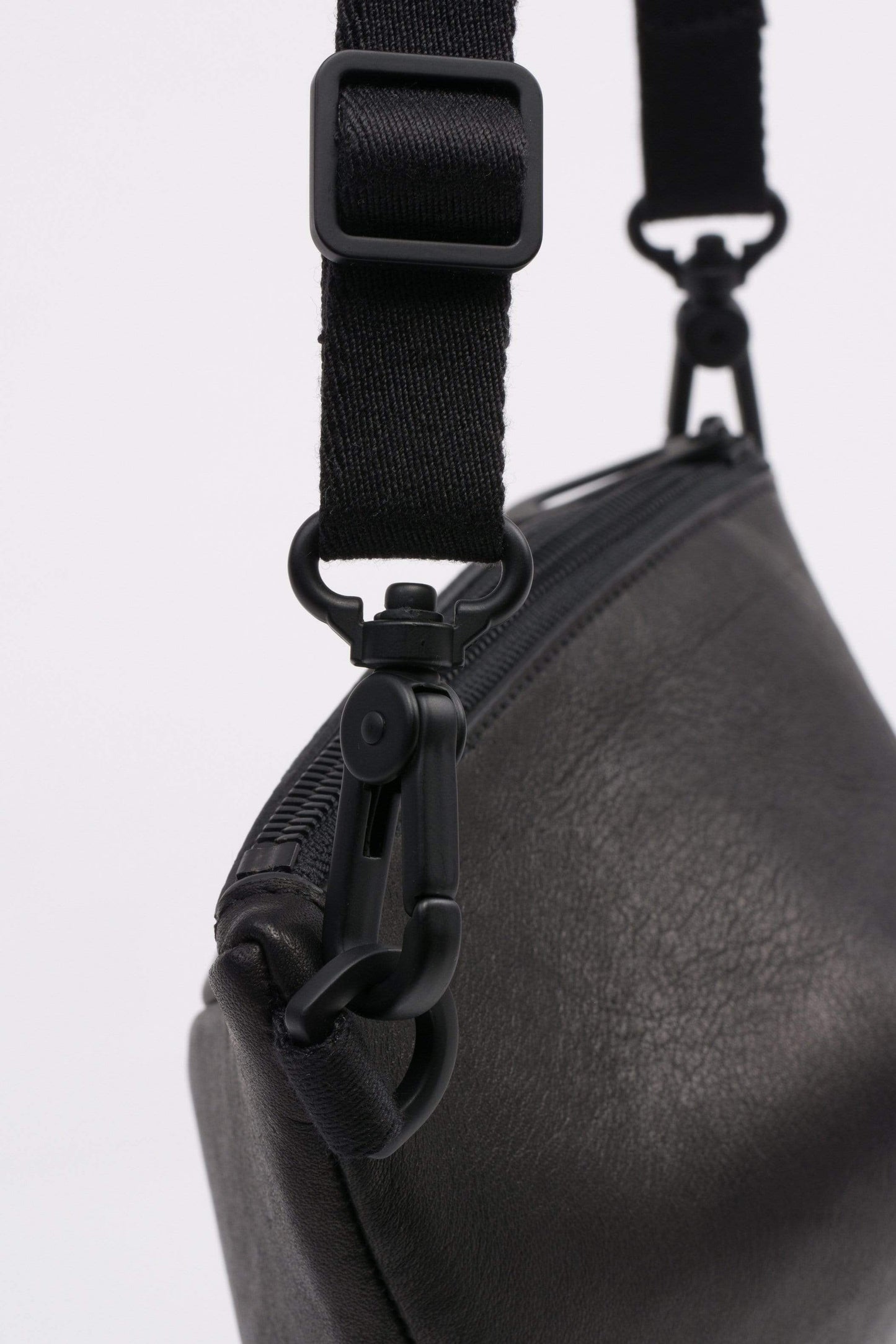 coteetciel Crossbody/Purse Caillou M Sleek Black 28871 côte&ciel APAC