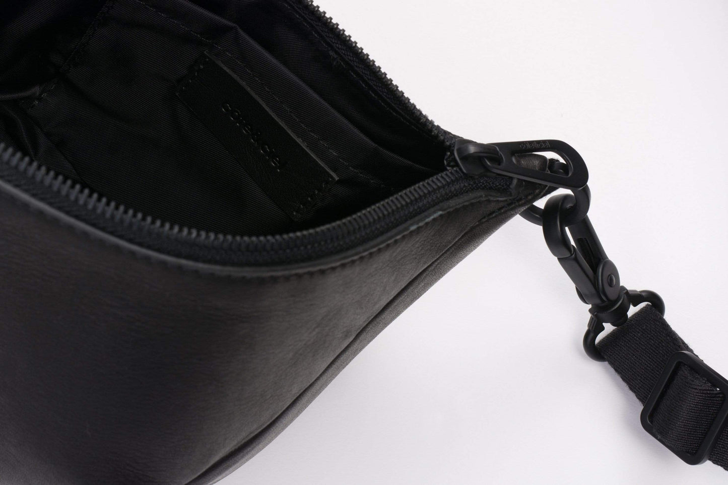 coteetciel Crossbody/Purse Caillou M Sleek Black 28871 côte&ciel APAC