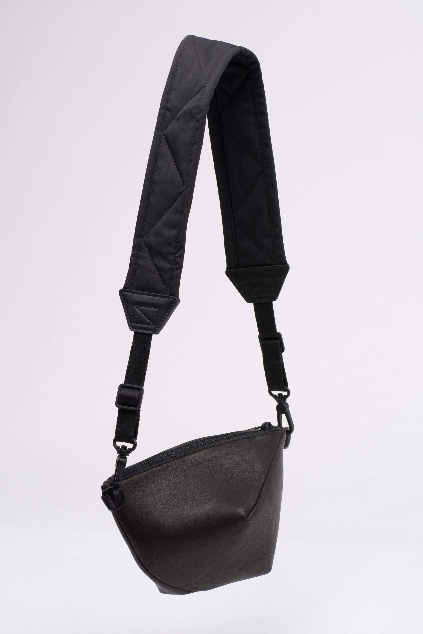 coteetciel Crossbody/Purse Caillou M Sleek Black 28871 côte&ciel APAC