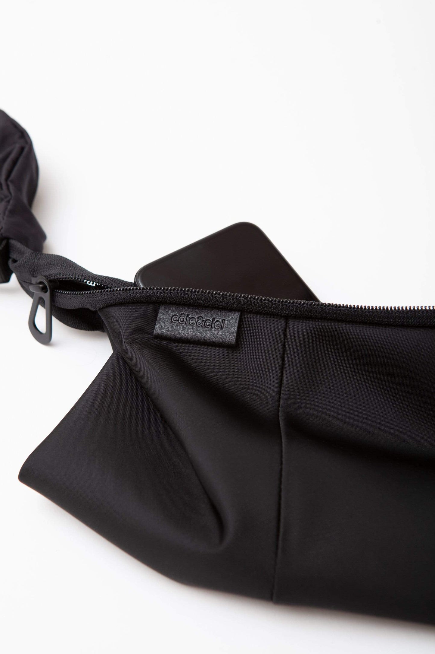 coteetciel Small/Pouch Kivu S Sleek Black 28845 côte&ciel APAC