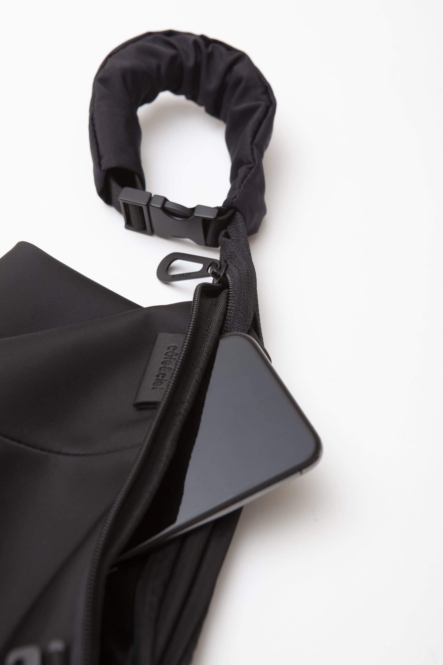 coteetciel Small/Pouch Kivu S Sleek Black 28845 côte&ciel APAC