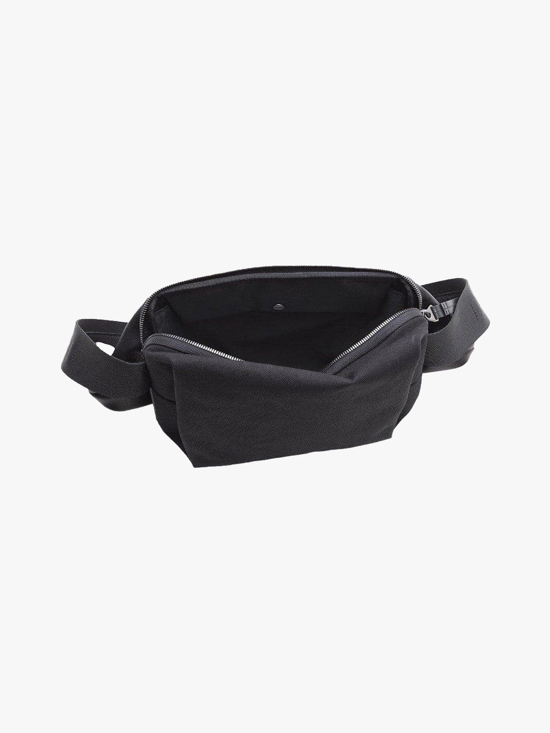 Isarau M Alias Leather Black