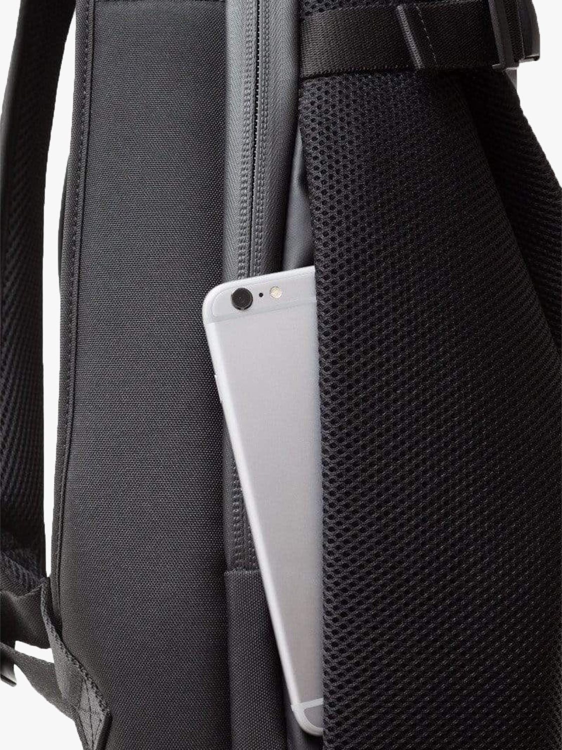 Isar M Obsidian Black