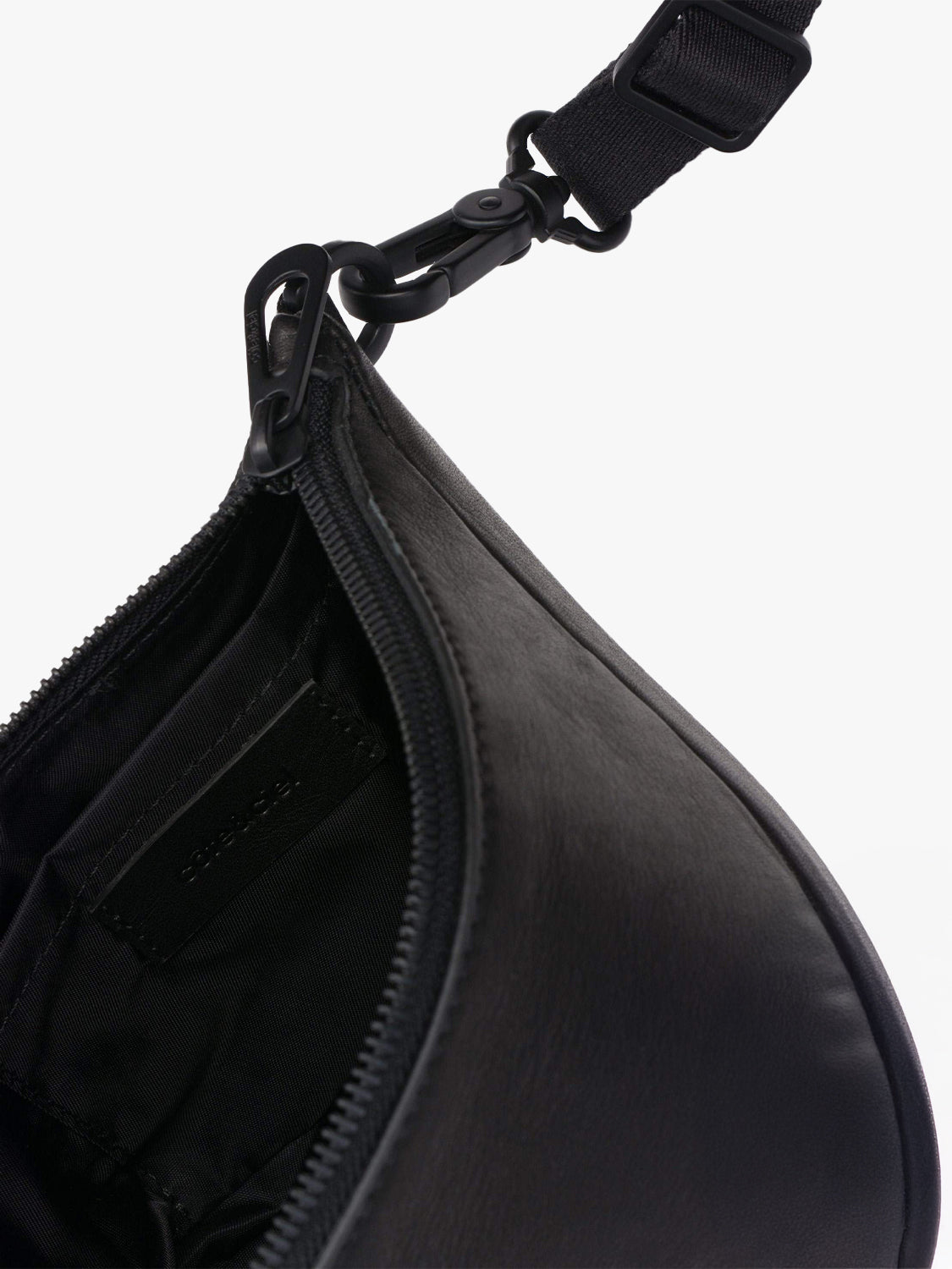 Caillou M Alias Black