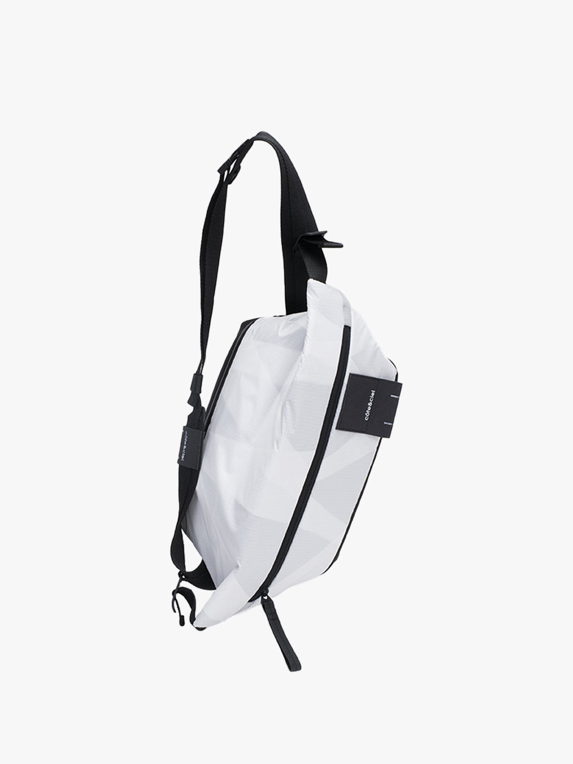 Isarau Layered White