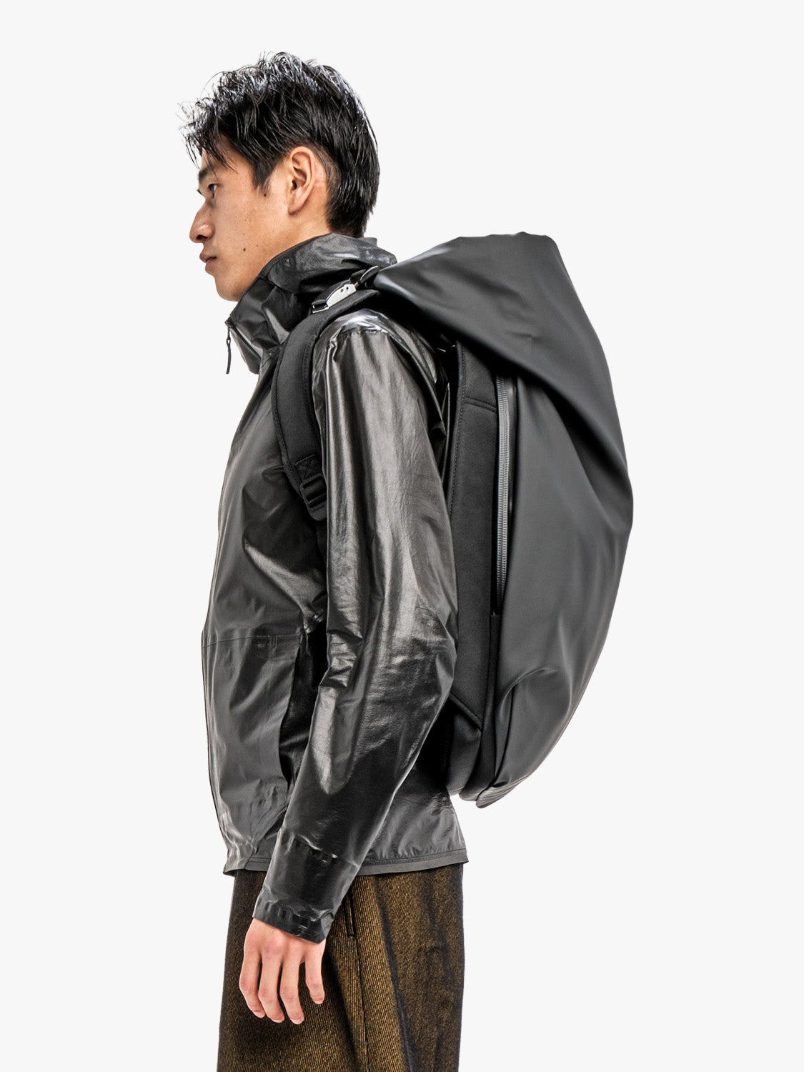 Nile M Obsidian Black