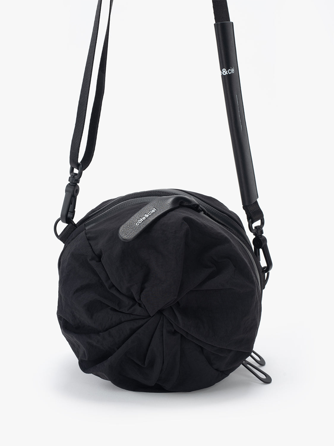 Vikos M Smooth Black Bag