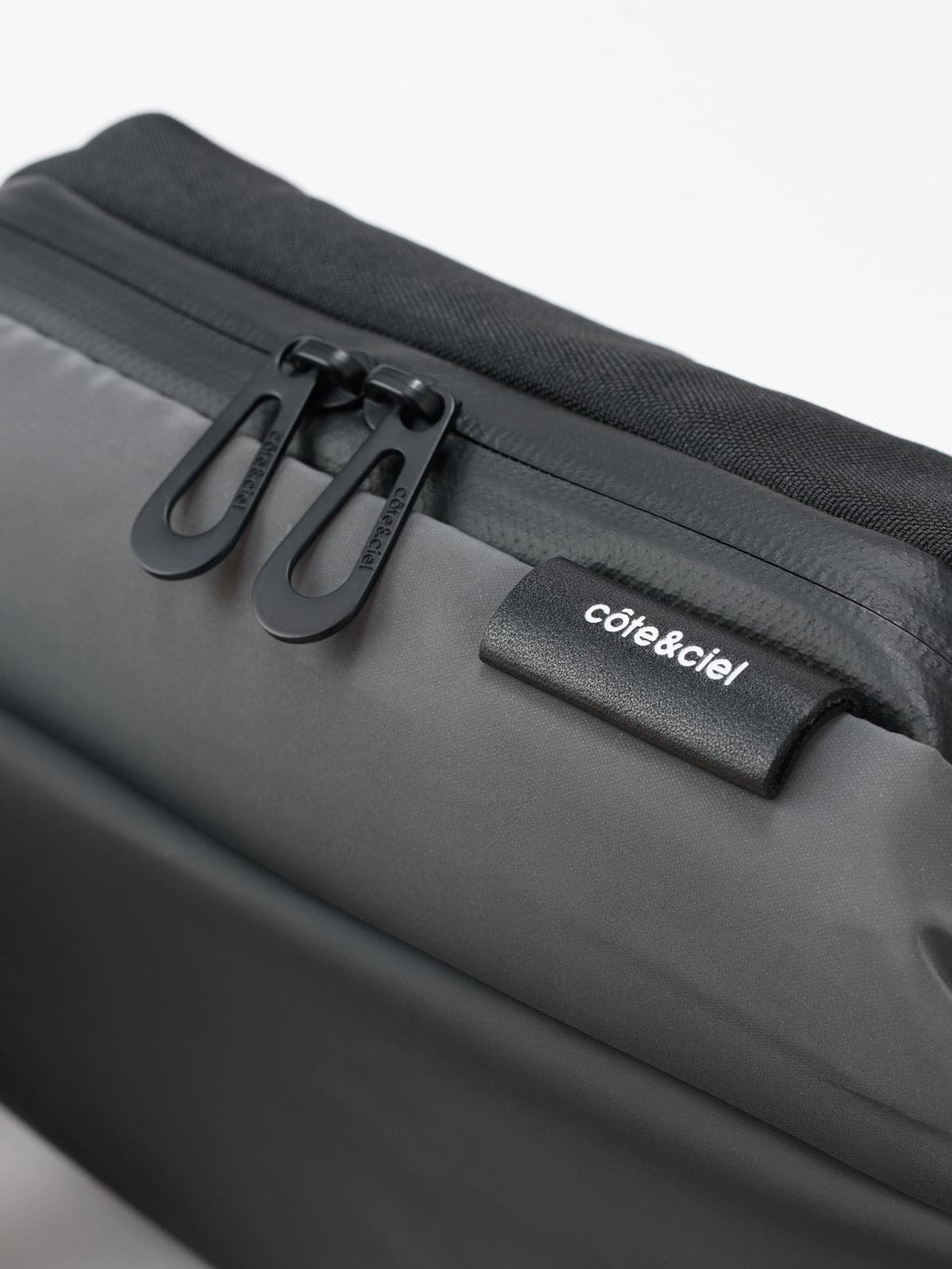 Isarau S Reflective Black