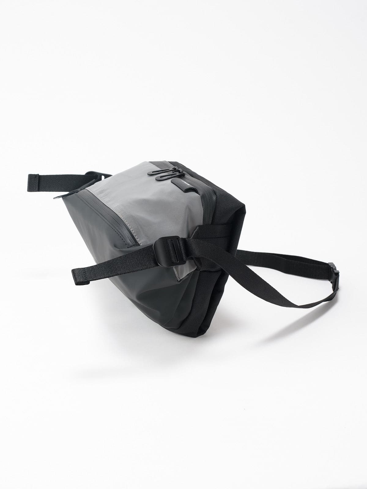 Isarau S Reflective Black