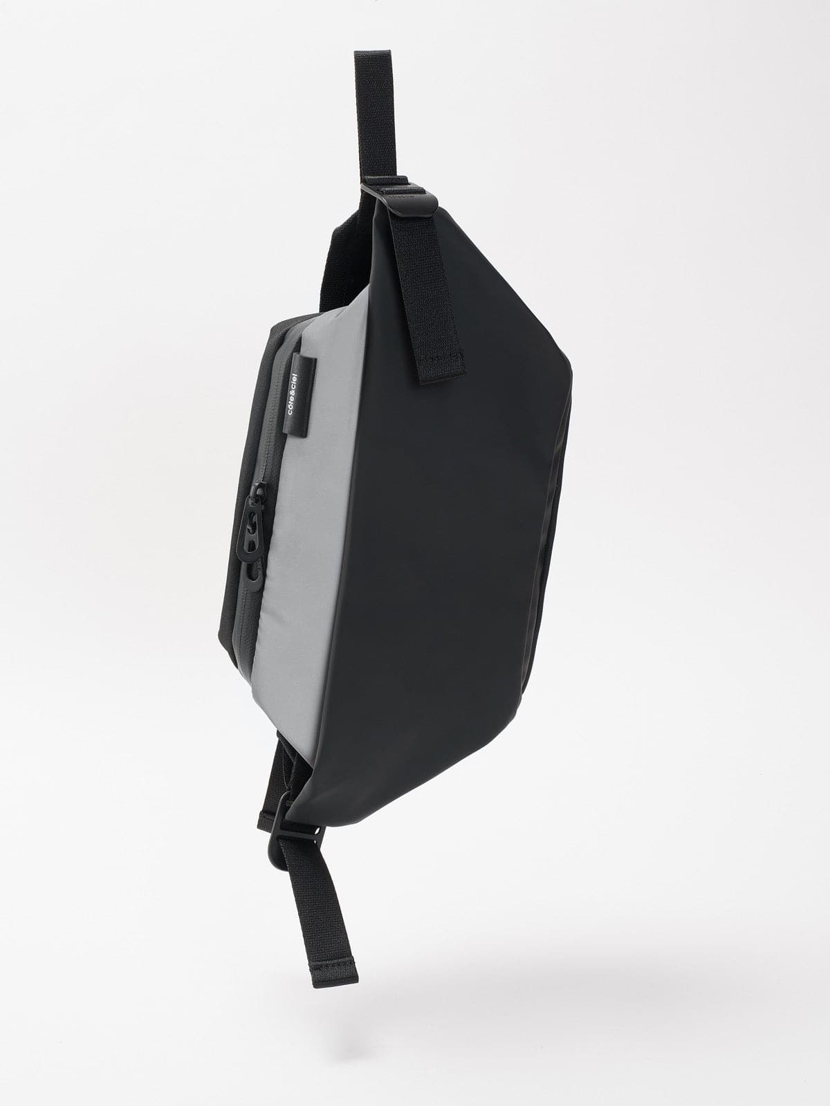 Isarau S Reflective Black