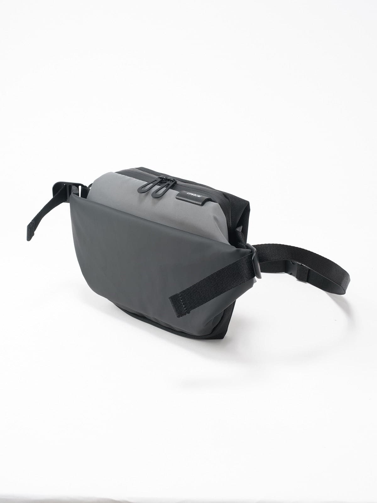 Isarau S Reflective Black