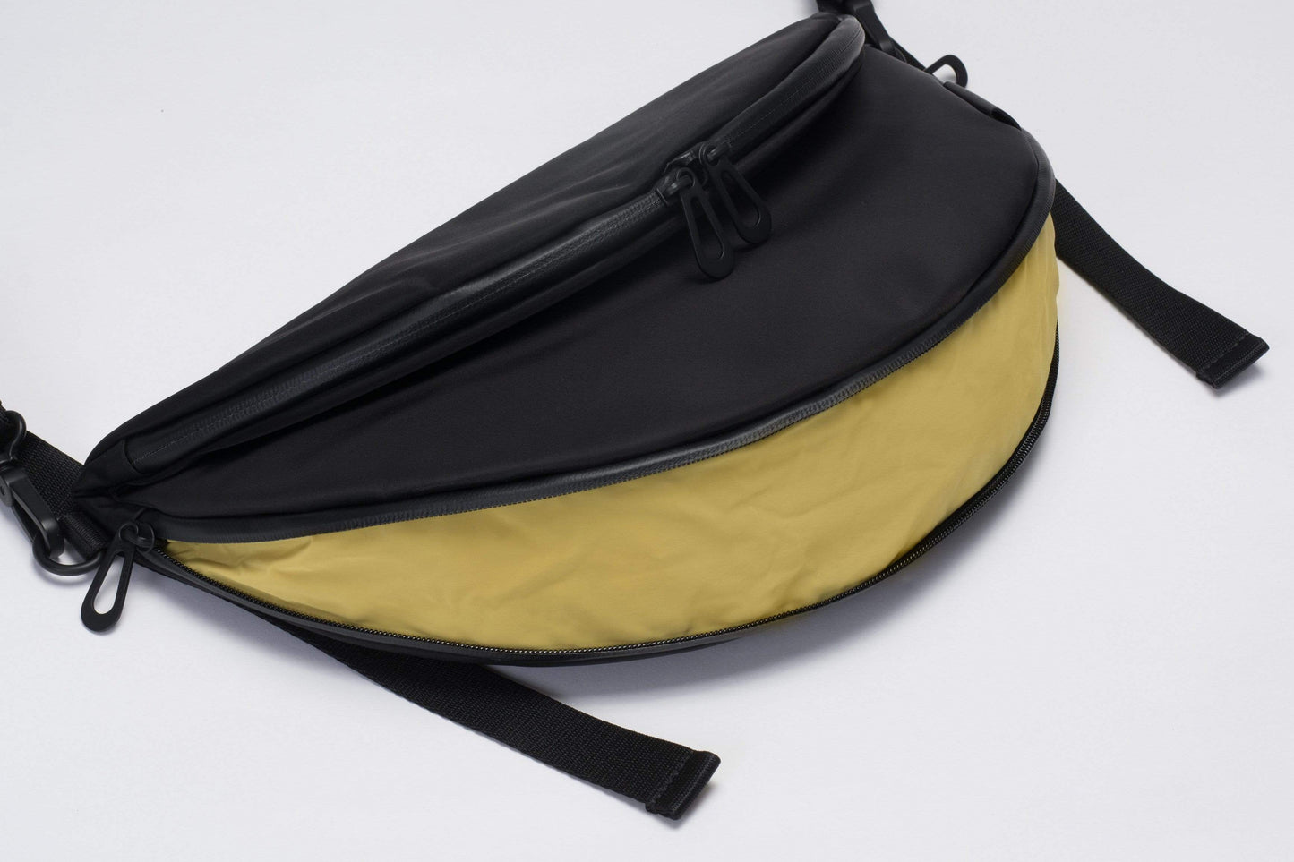 coteetciel Crossbody/Messenger Hala S Sleek Black/Yellow 28890 côte&ciel APAC